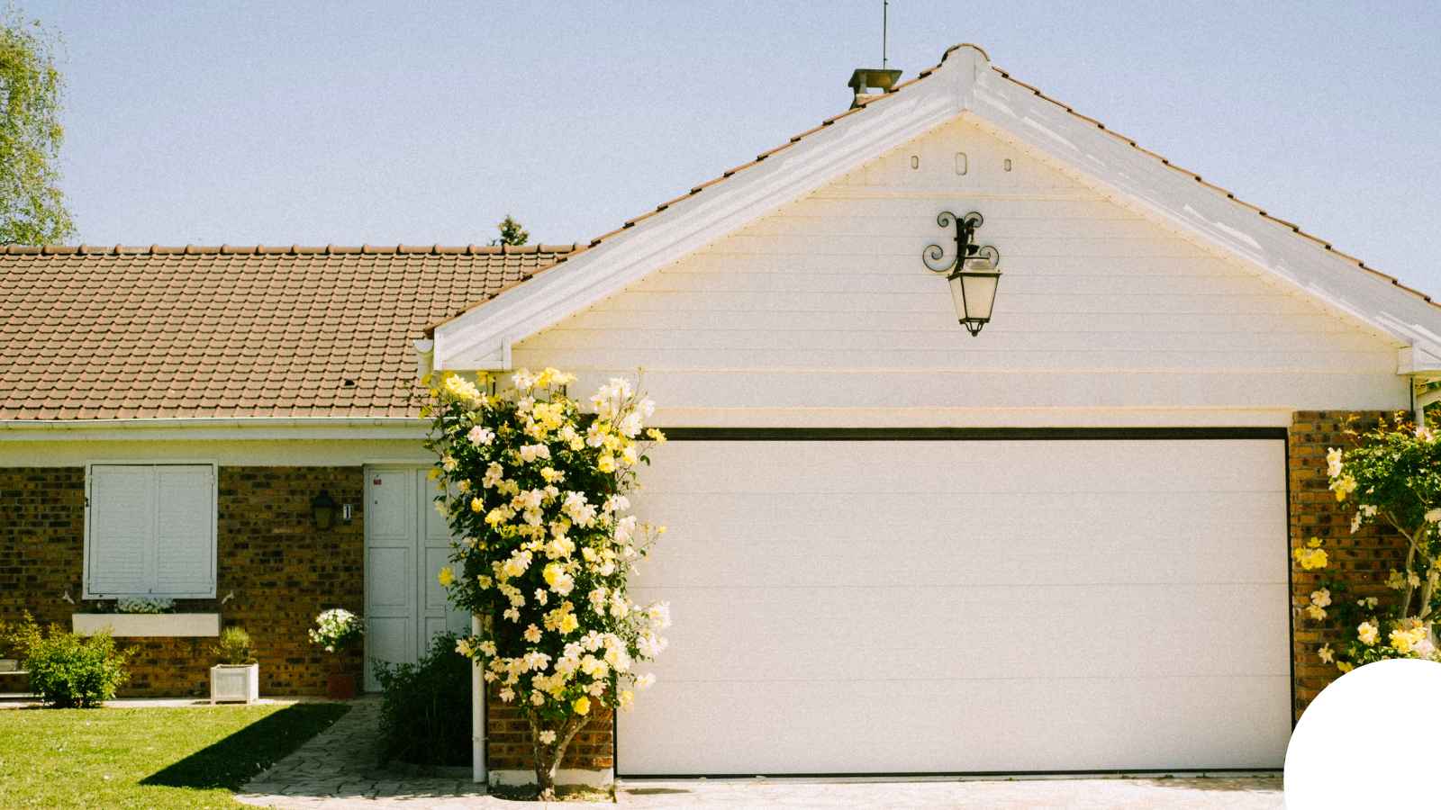 Garage Door in Alessandro Heights, Riverside, CA — William Garage Door Cable Repair Riverside
